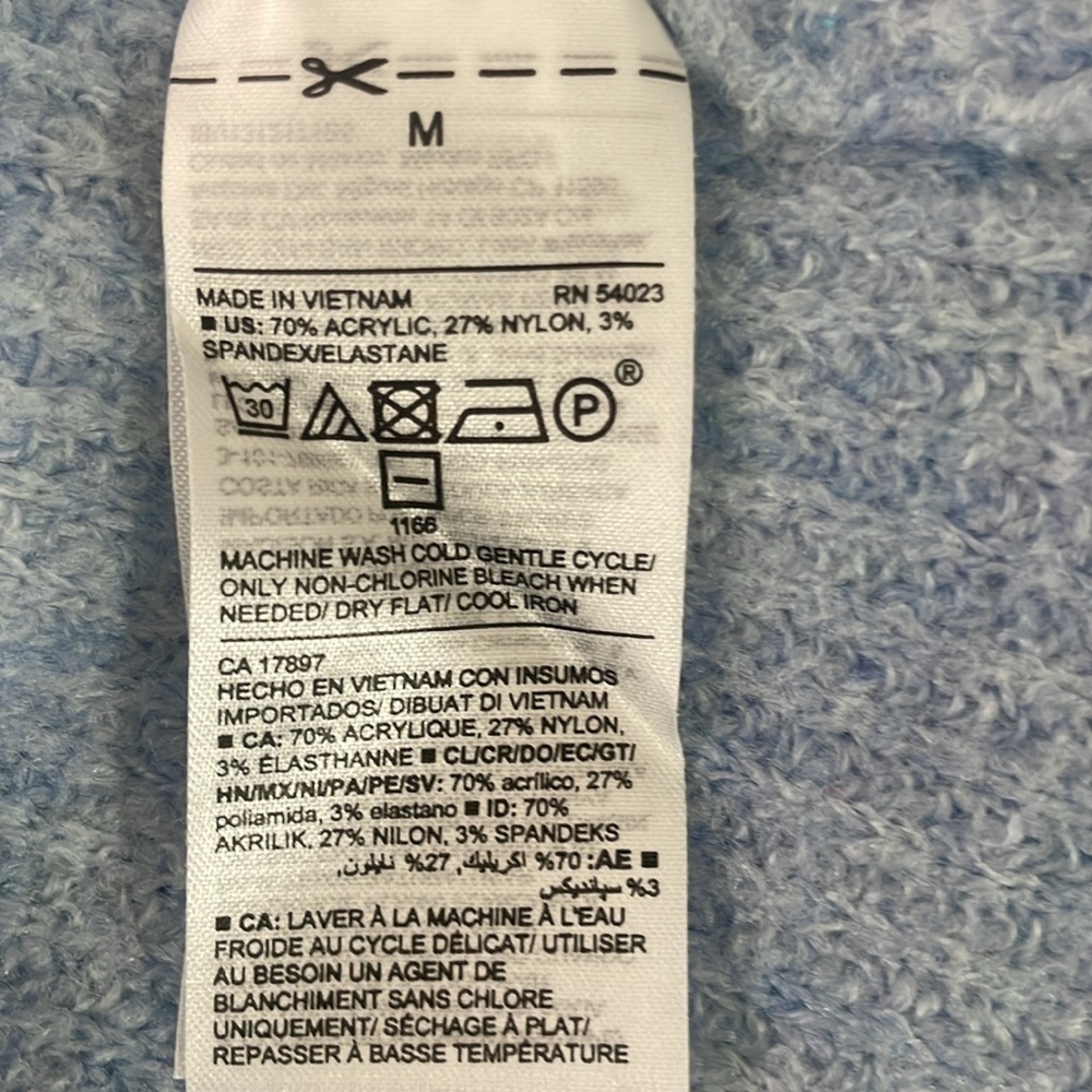 Old Navy Sweater - Size Medium - Picture 6 of 6